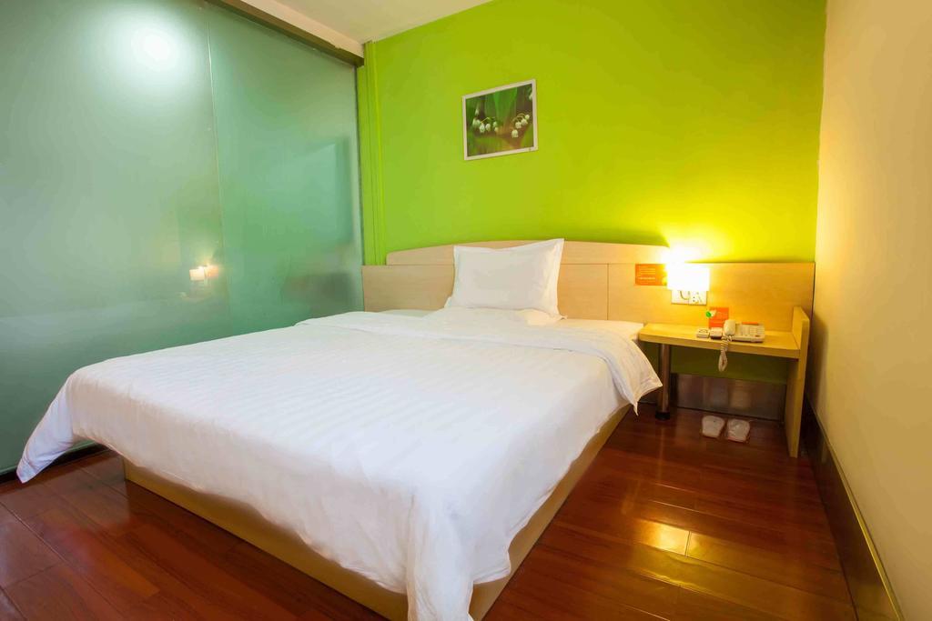 7Days Inn Guangzhou Panyu Chimlong South Railway Station Номер фото