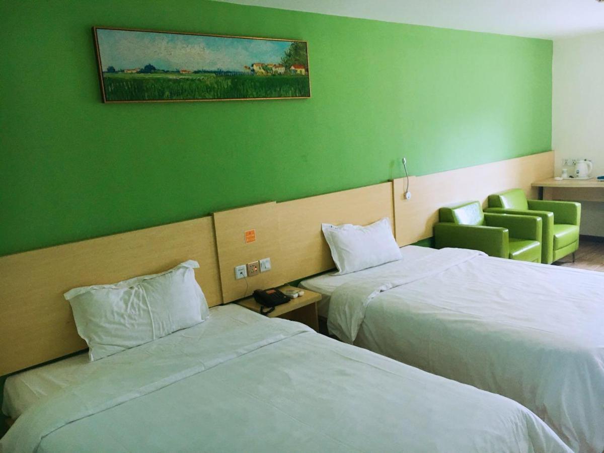 7Days Inn Guangzhou Panyu Chimlong South Railway Station Экстерьер фото